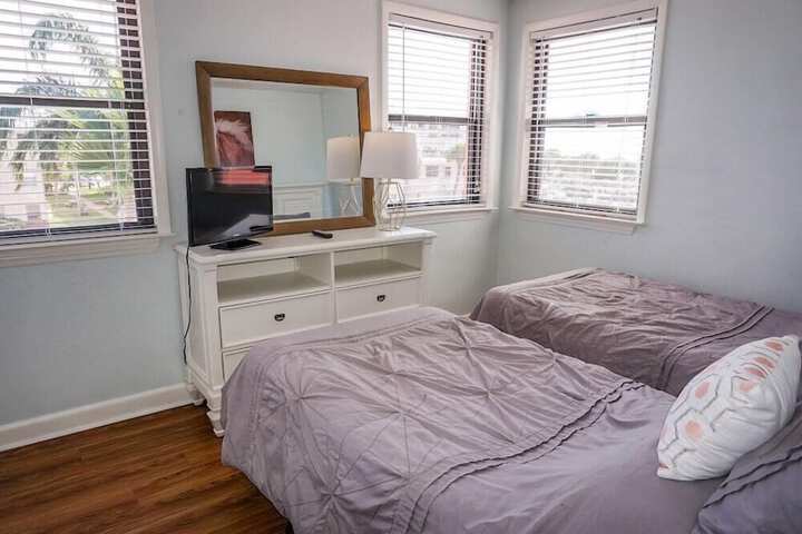 Room 103 of 325