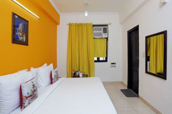 Room 12 of 25