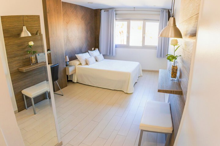 Room 28 of 60