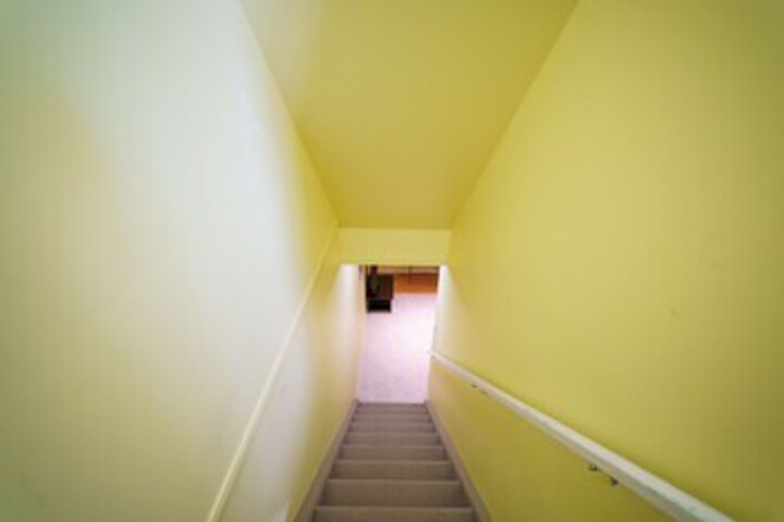 Room 13 of 18