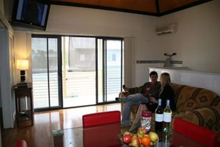 Room 13 of 27