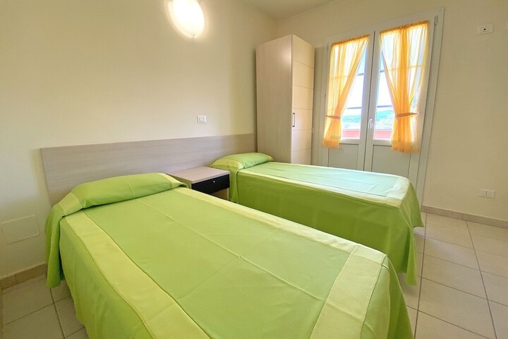 Room 14 of 122