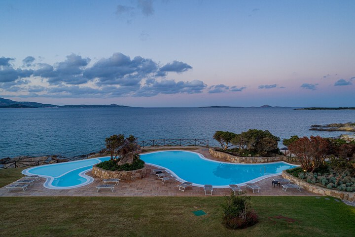 Hotel Pool