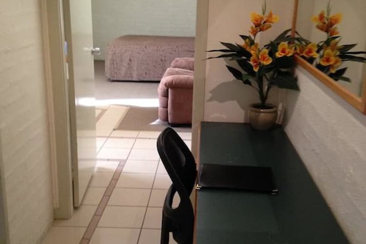 Room 13 of 37