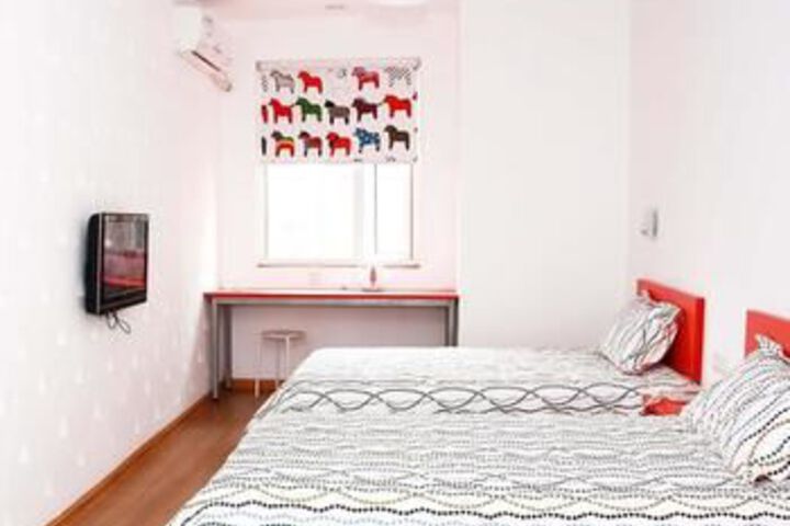 Room 8 of 23
