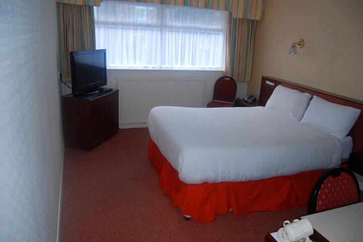 Room 12 of 33