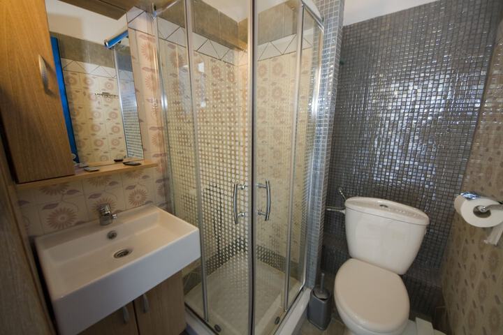 Clean Restrooms