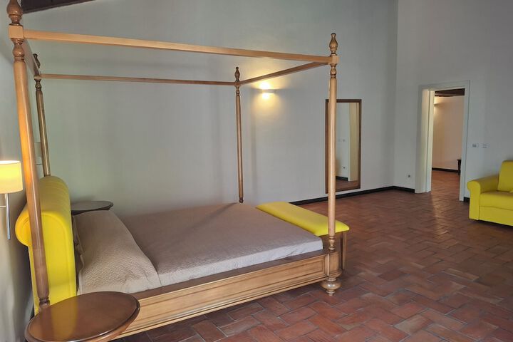 Room 17 of 84