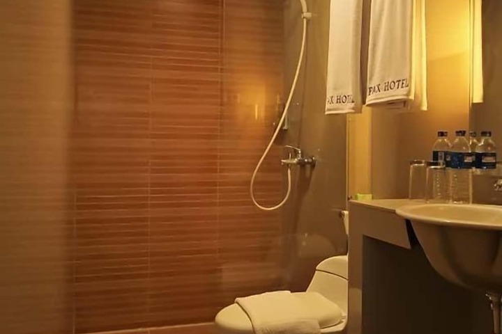 Room 16 of 21
