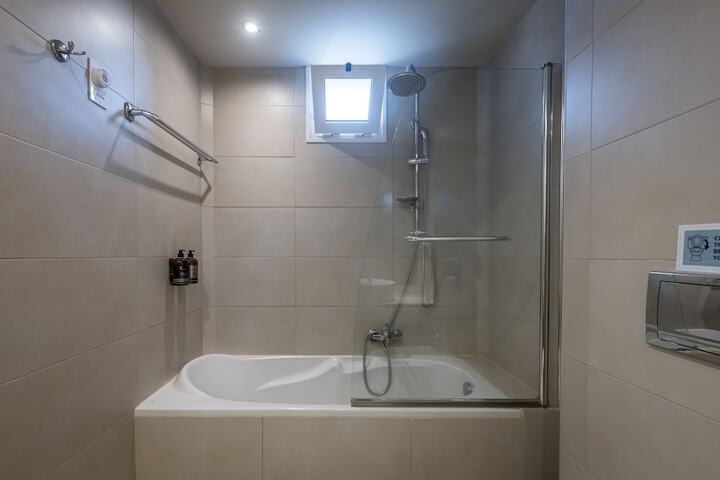 Room 134 of 236