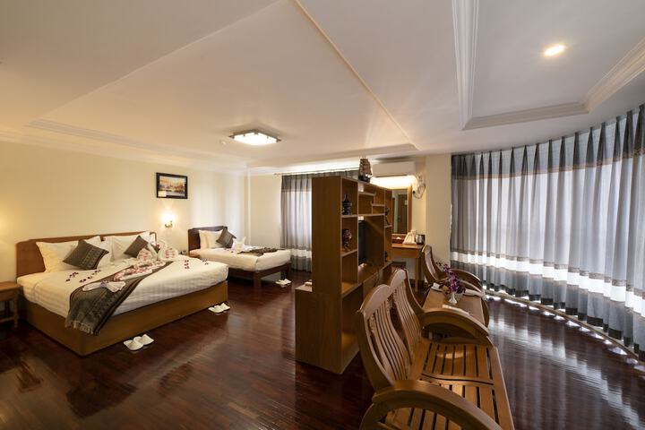 Room 9 of 29