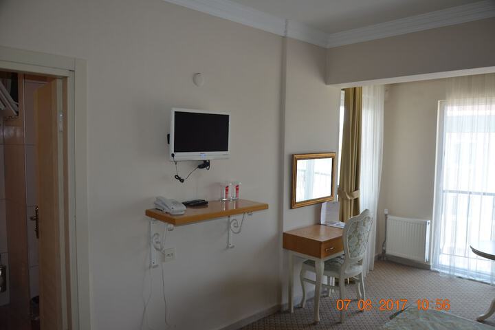 Room 12 of 69