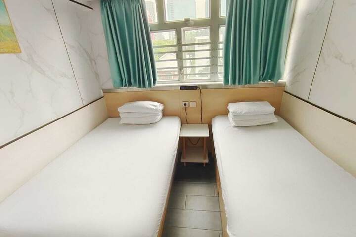 Room 46 of 69
