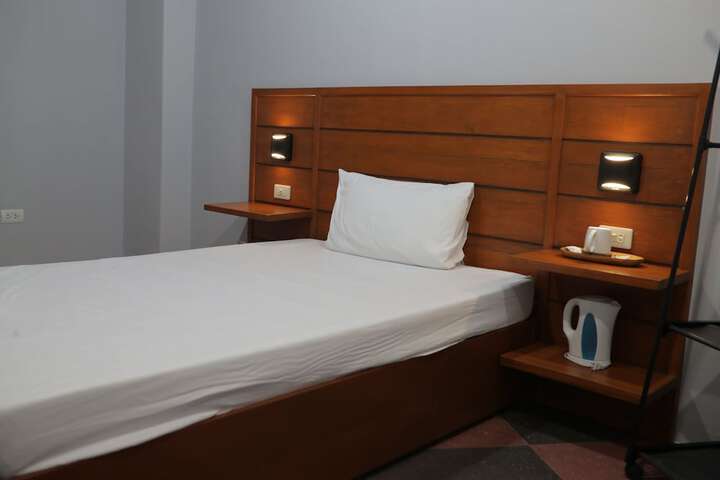 Room 14 of 42