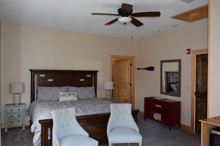 Room 9 of 37