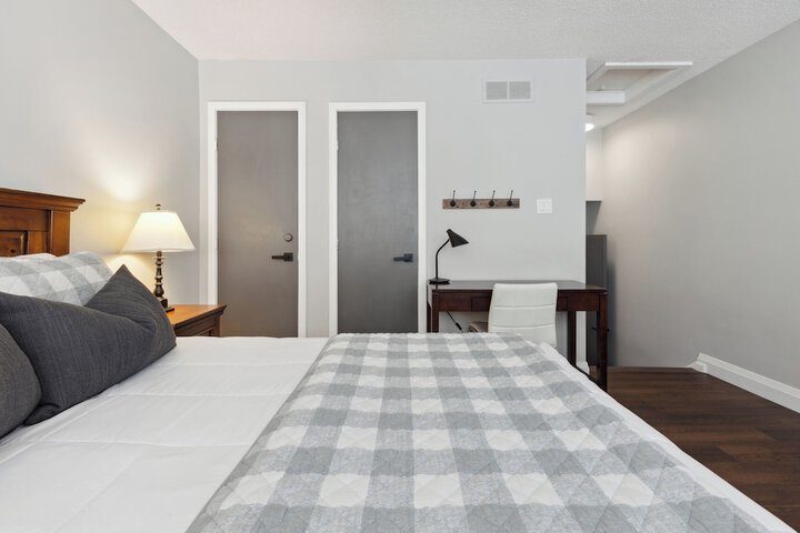 Room 68 of 402