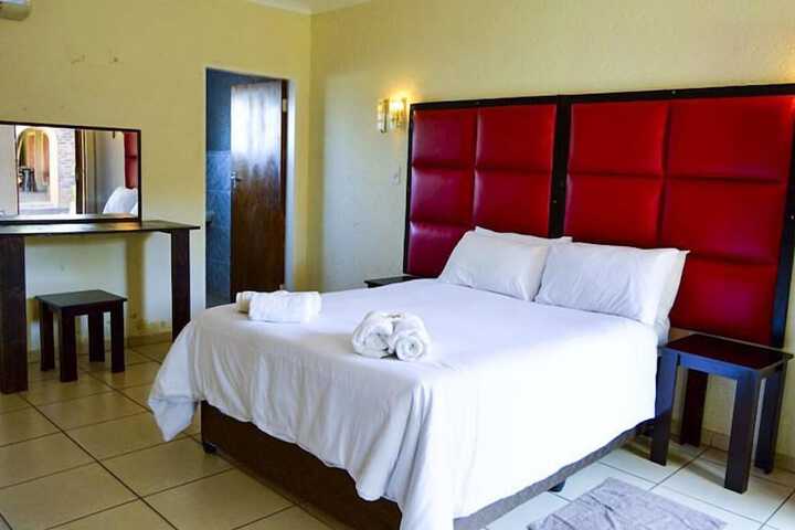 Room 2 of 17