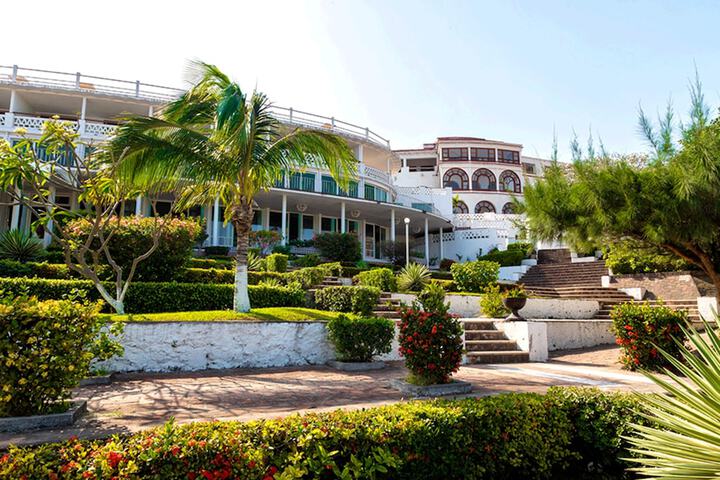 Hotel Exterior 166 of 182