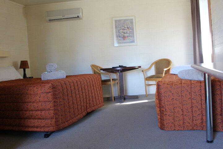 Room 3 of 47