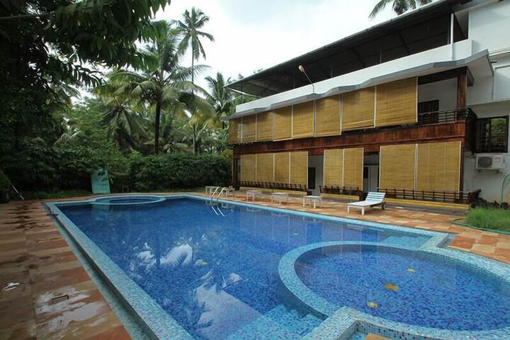 Hotel with Pool