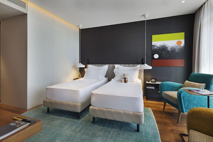 Room 12 of 50