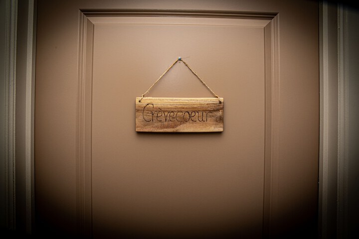 Room 8 of 15