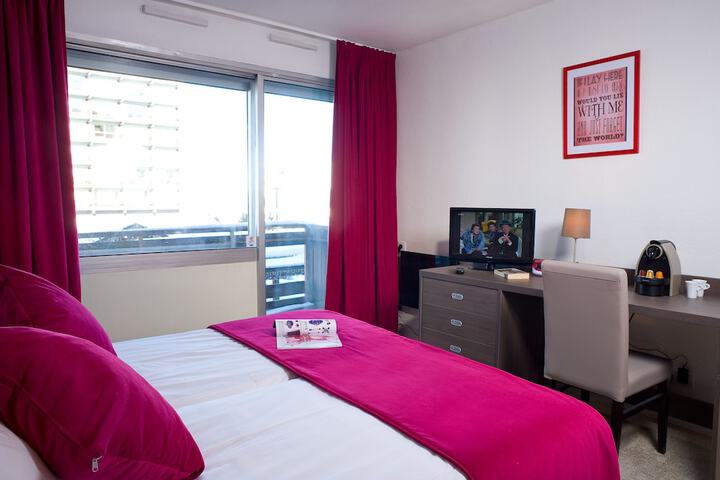 Room 5 of 37