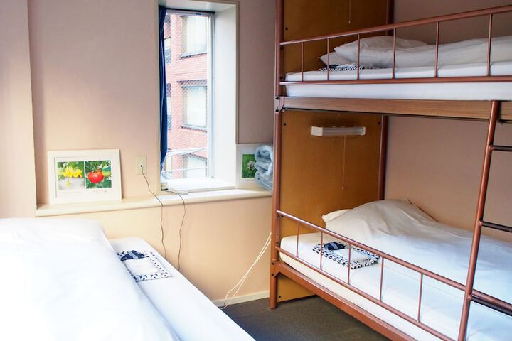 Room 9 of 94