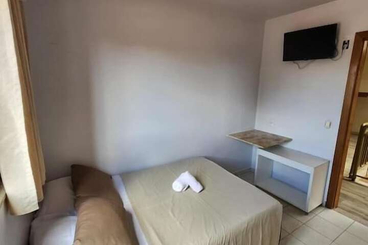 Room 12 of 35