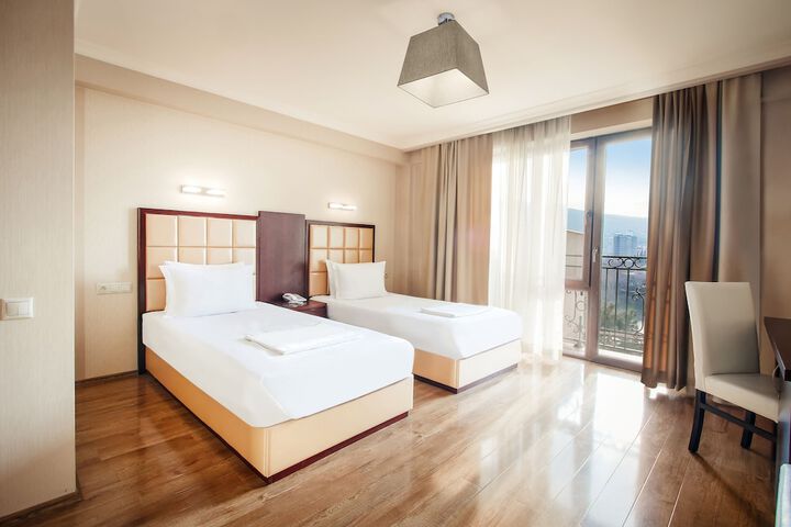 Room 5 of 34