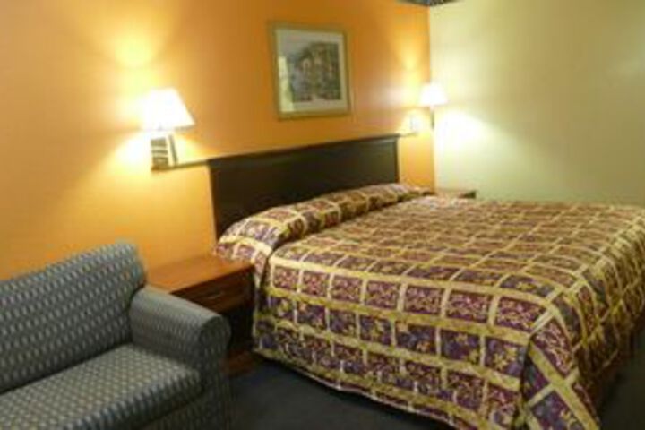 Room 12 of 16