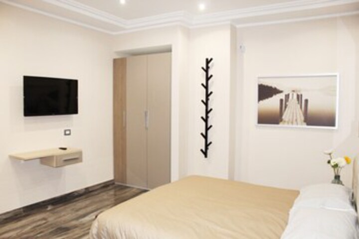 Room 35 of 82