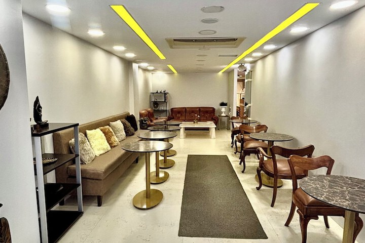 Entrance & Lobby