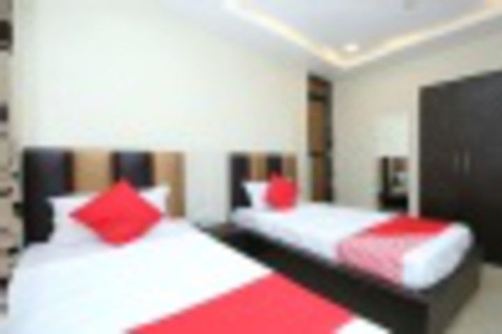 Room 183 of 407