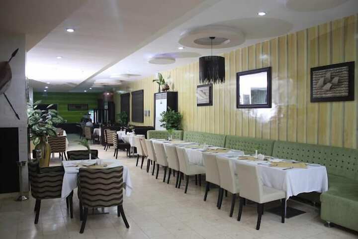 Dining 39 of 88