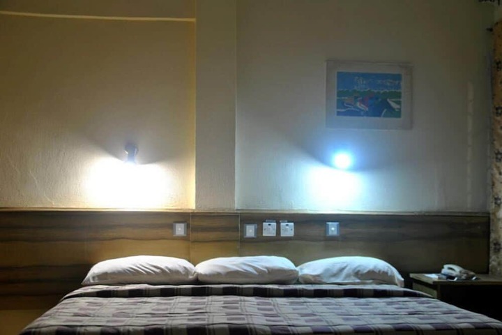 Room 16 of 25
