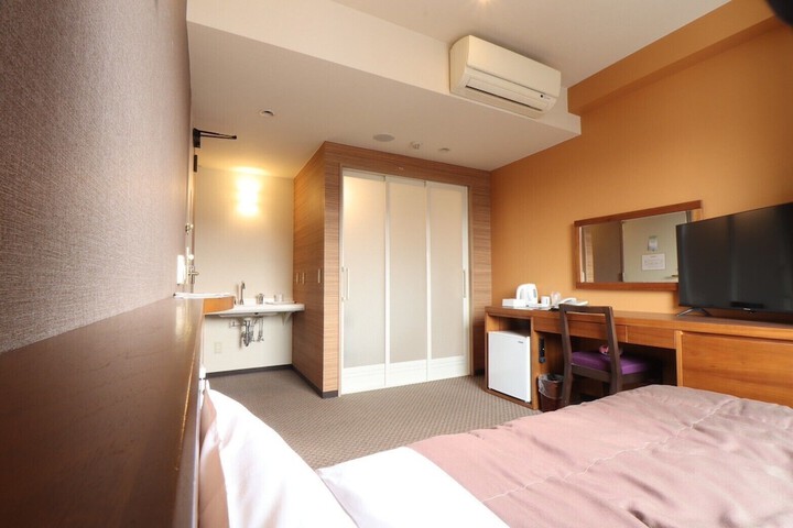 Room 18 of 51