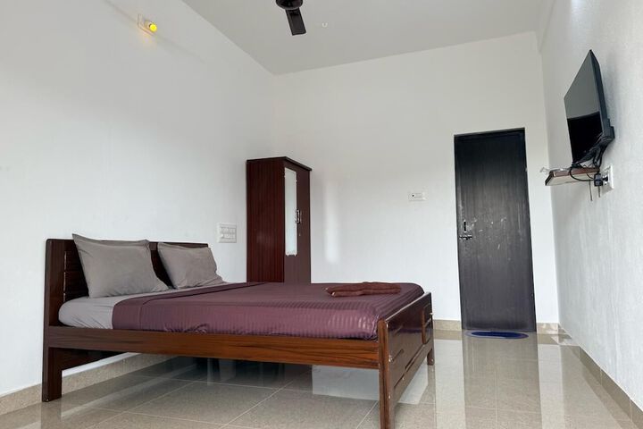 Room 7 of 19