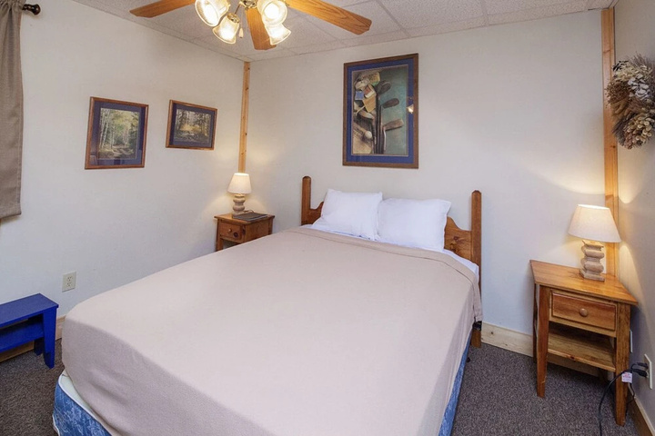 Room 5 of 18
