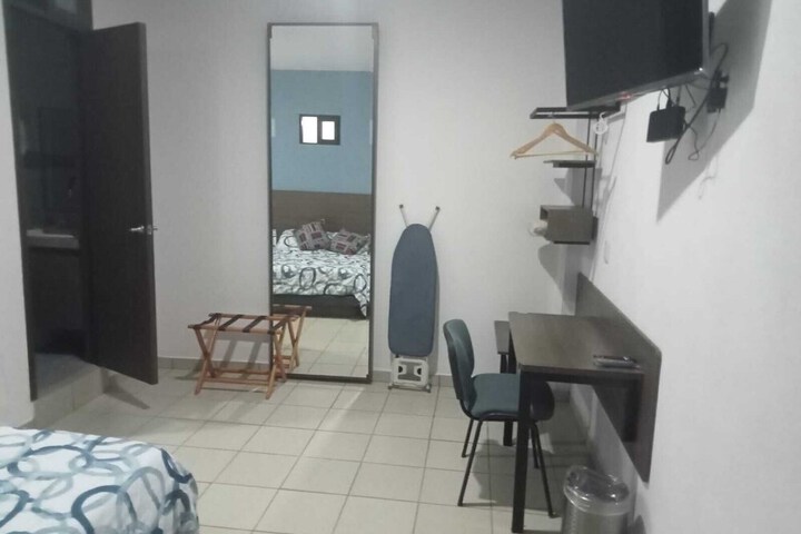 Room 13 of 31
