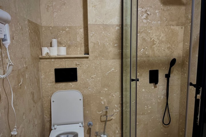 Room 42 of 58