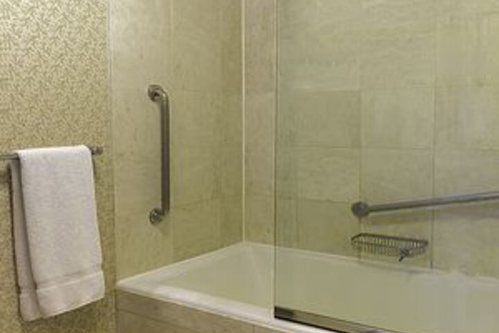 Room 3 of 38
