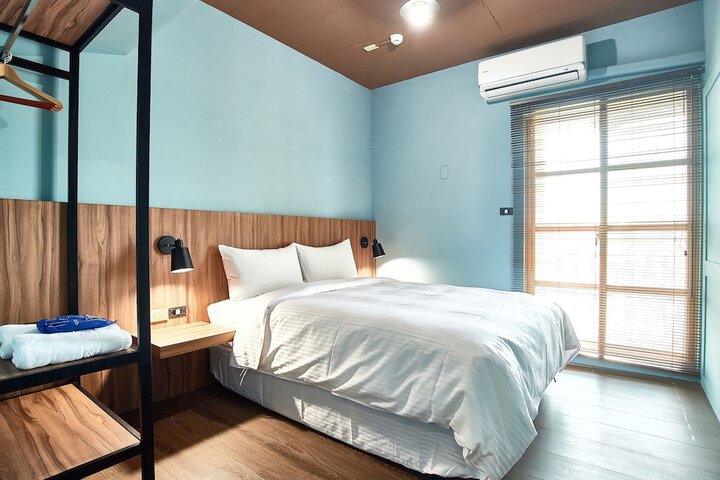 Room 6 of 115
