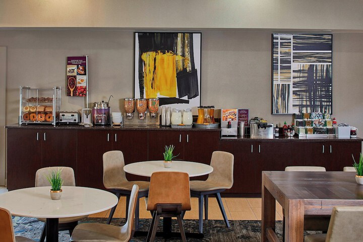 Breakfast/Coffee Service 27 of 32