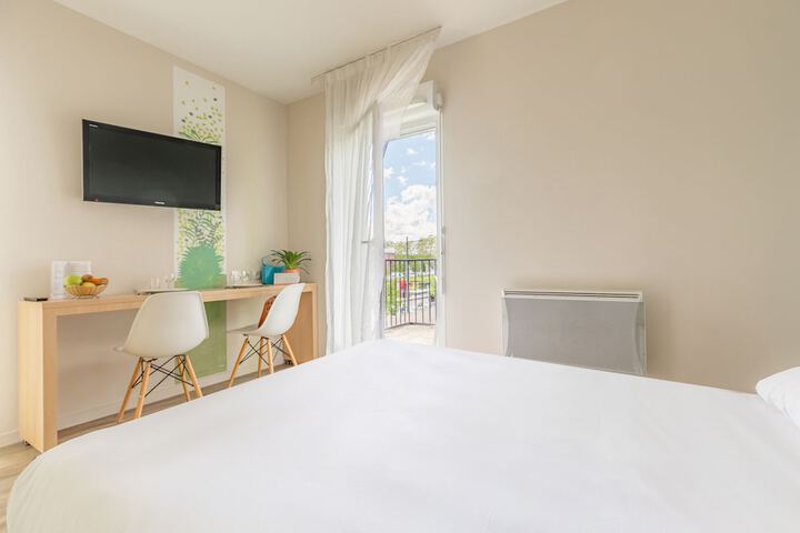 Room 6 of 31
