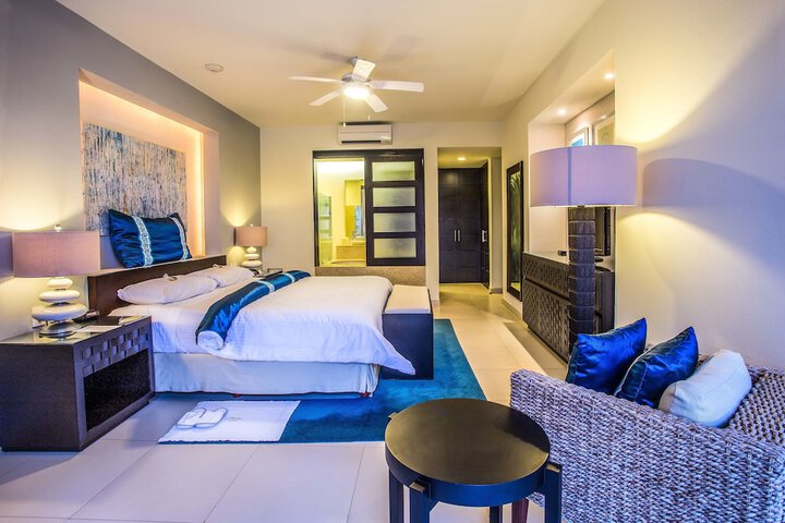 Room 15 of 251