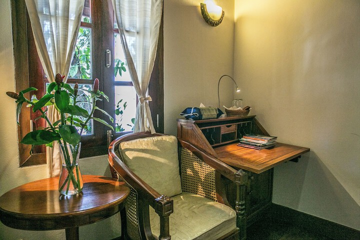 Room 28 of 153