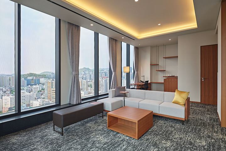 Room 51 of 158
