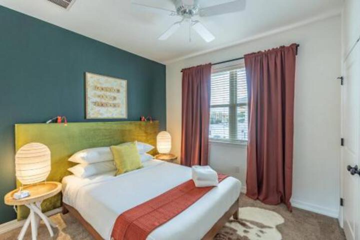 3BR Townhome UT Austin by WanderJaunt in Austin, TX