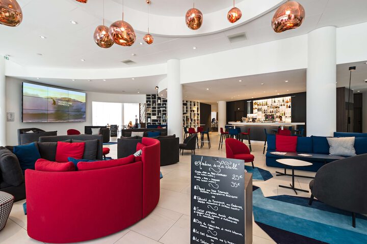 Guest Lobby